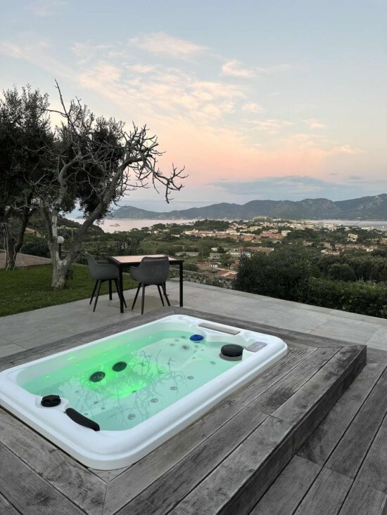 Tramonto su Portoferraio dal giardino del B&B Aethalia